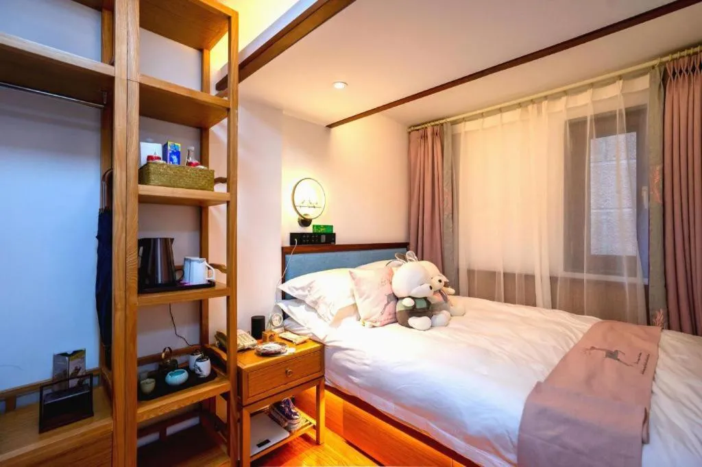 Bed in Huangshan Yupinglou Hotel