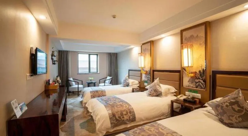 Bed in Huangshan Yupinglou Hotel