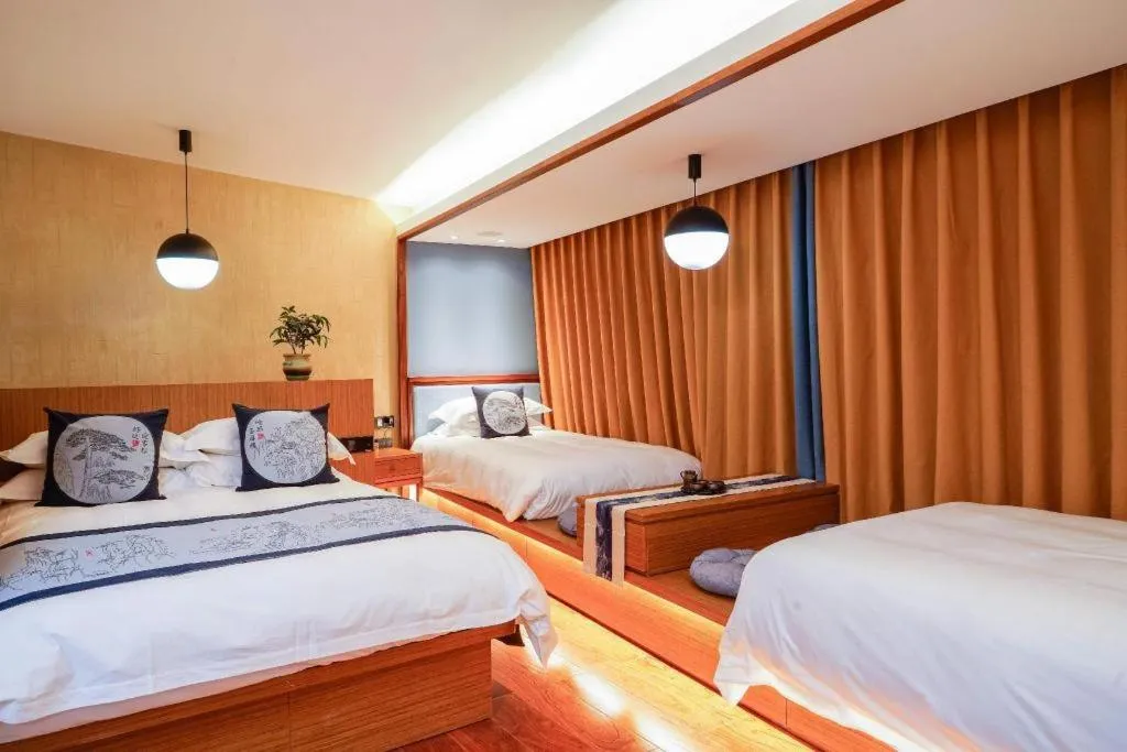Bed in Huangshan Yupinglou Hotel