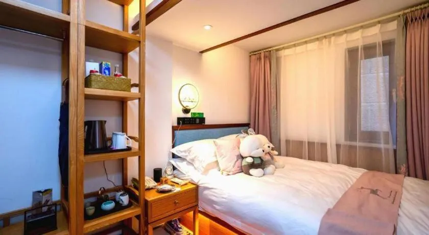 Bed in Huangshan Yupinglou Hotel