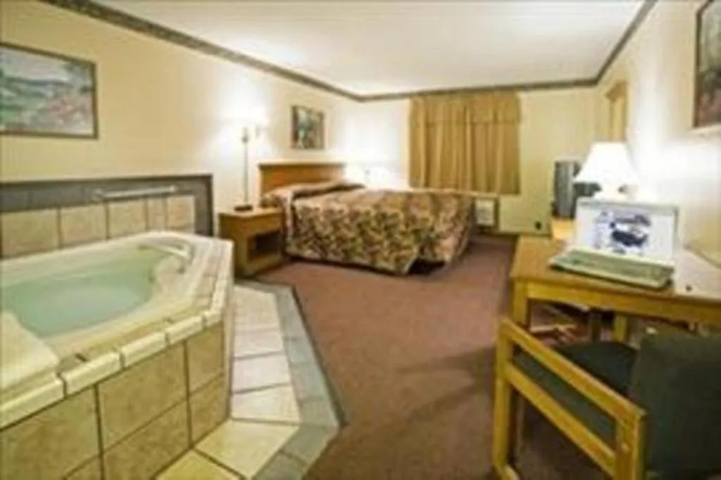 Bed in Americas Best Value Inn & Suites Thief River Falls