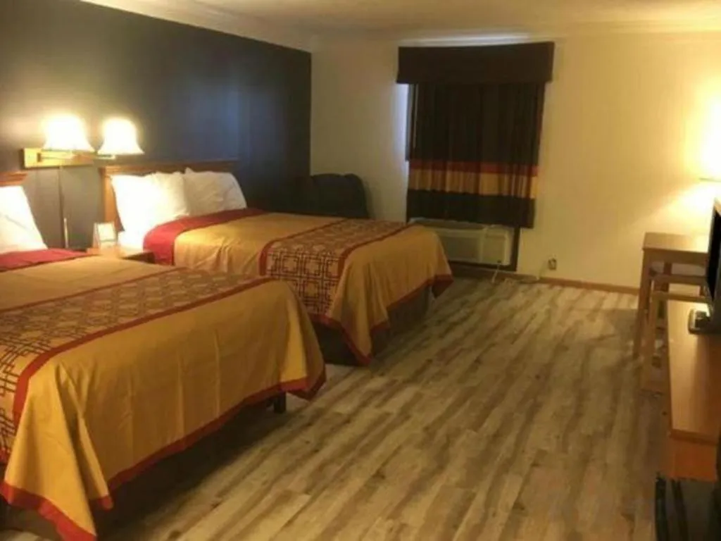 Bed in Americas Best Value Inn & Suites Thief River Falls