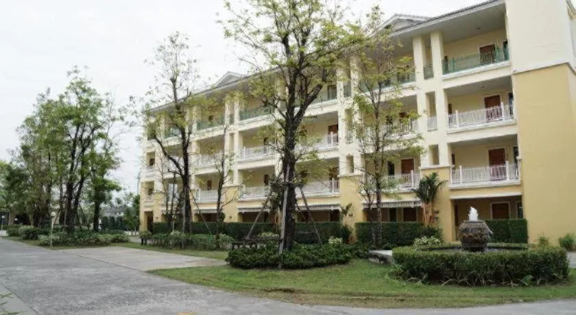 The One Residence Hotel