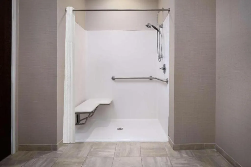 Green Mill Village Hotel & Suites, BW Signature Collection