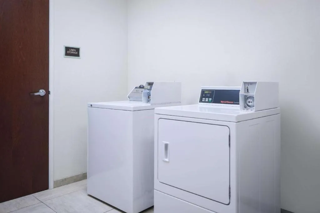 Green Mill Village Hotel & Suites, BW Signature Collection