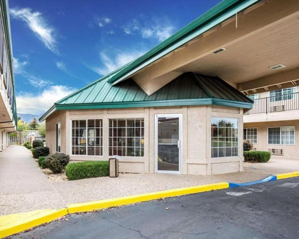 Quality Inn & Suites Minden
