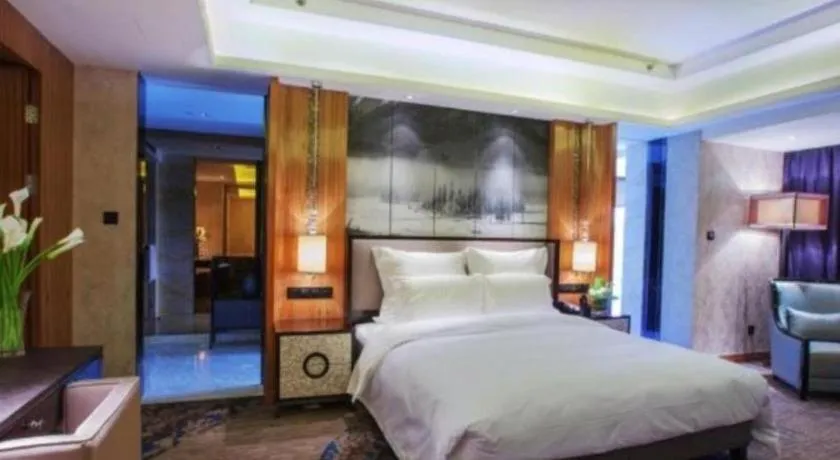 Bed in U Hotel Urumqi