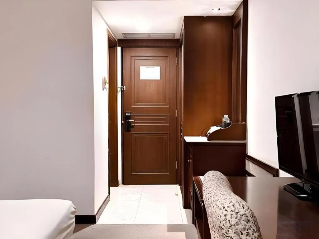 Bed in M - Regency Hotel