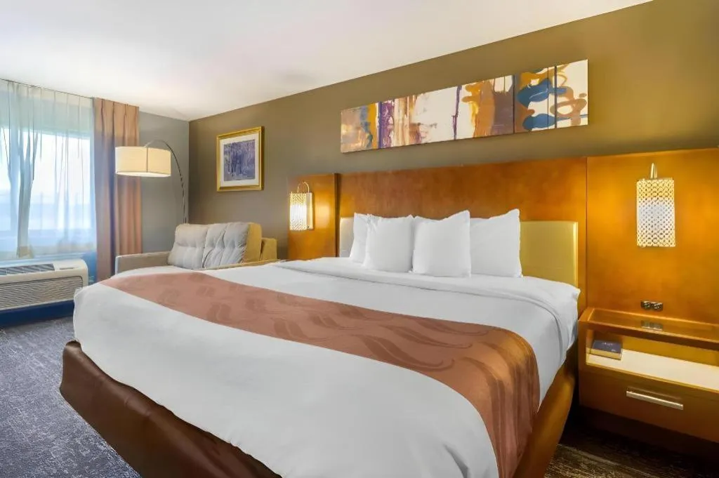 Bed in Quality Inn Danville