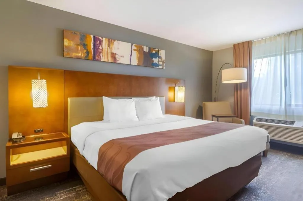 Bed in Quality Inn Danville