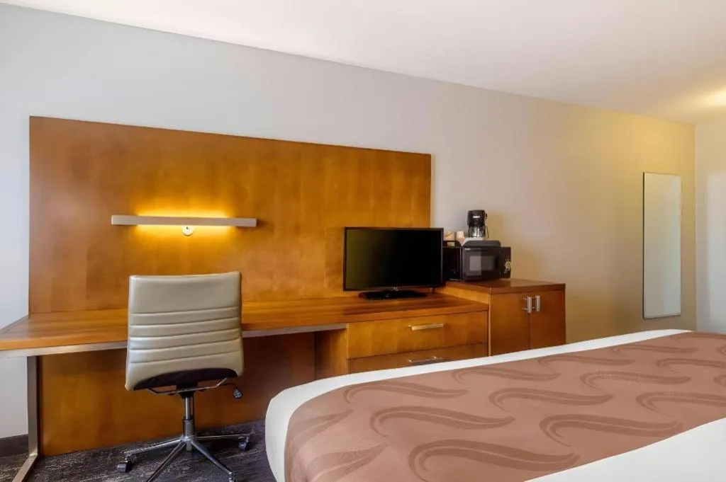 Bed in Quality Inn Danville