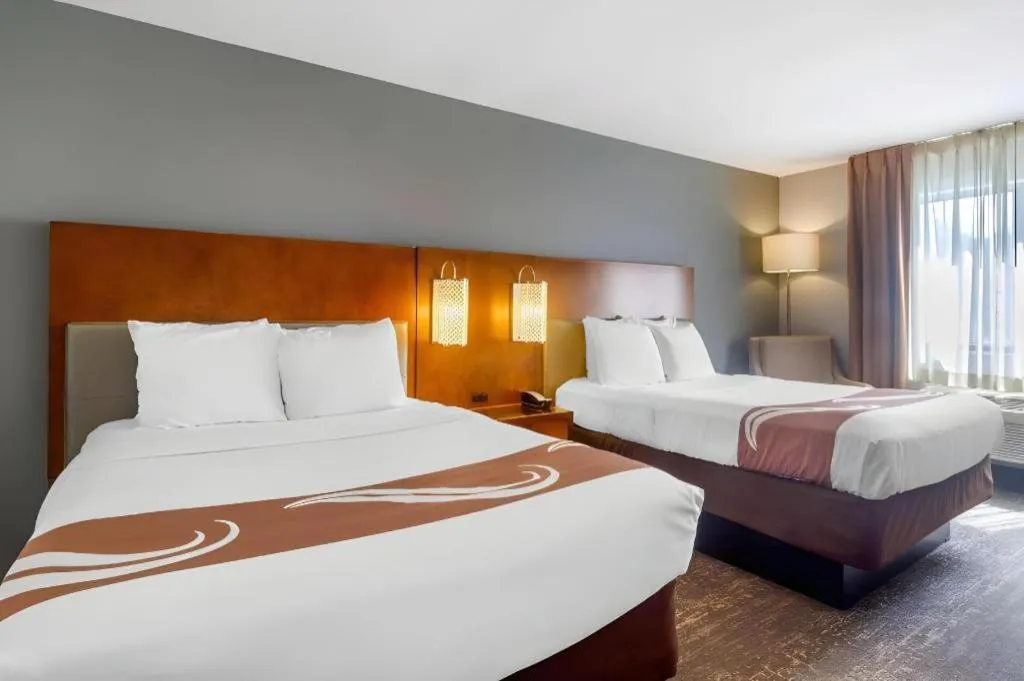 Bed in Quality Inn Danville