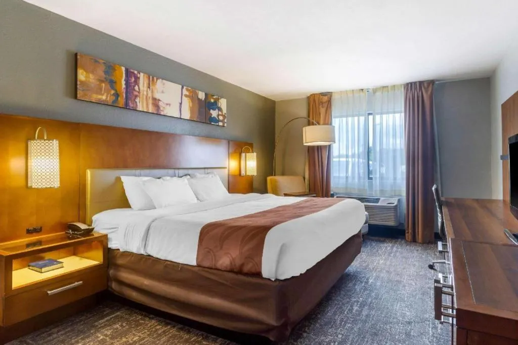 Bed in Quality Inn Danville