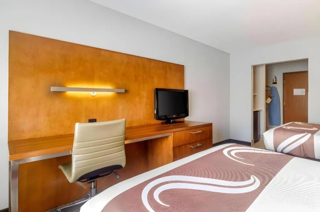 Bed in Quality Inn Danville