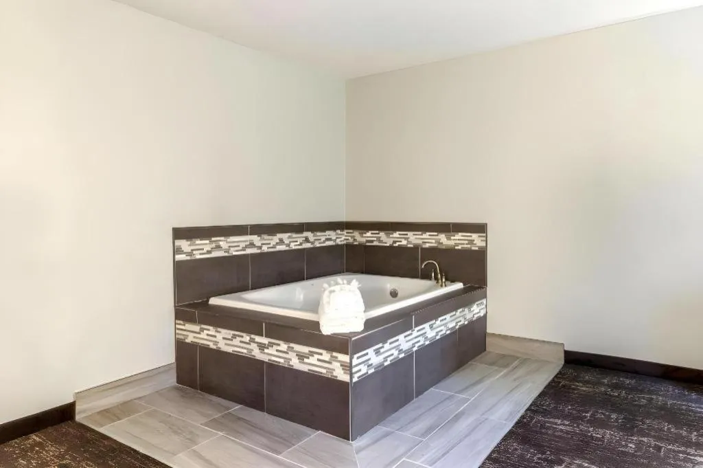 Bed in Quality Inn Danville