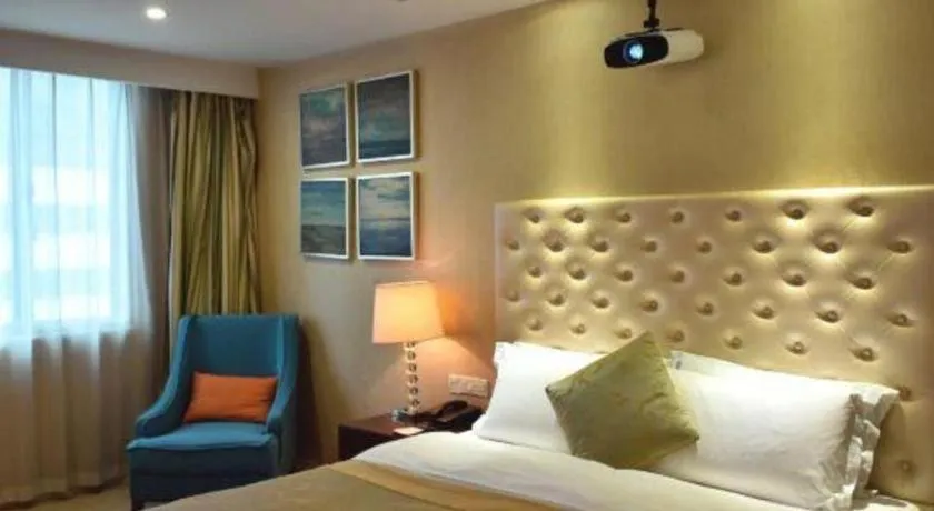 Bed in Dongfang Jianguo Hotel Wuhan