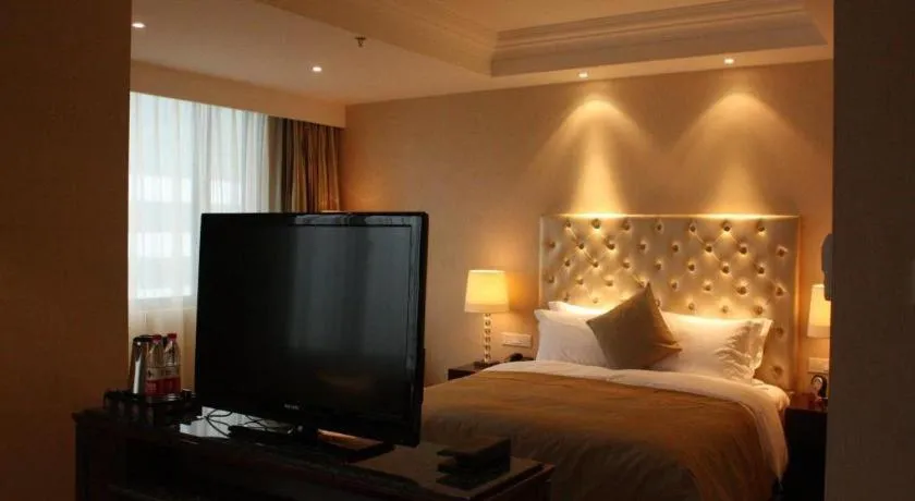 Bed in Dongfang Jianguo Hotel Wuhan