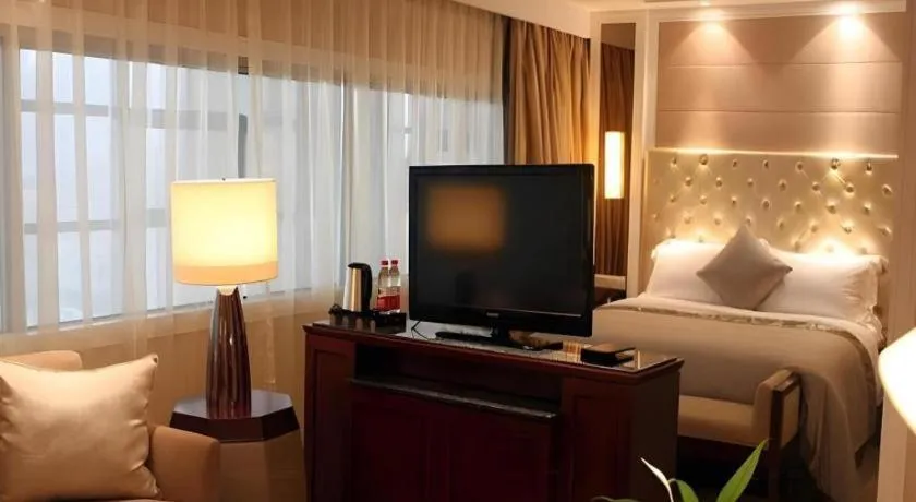 Bed in Dongfang Jianguo Hotel Wuhan