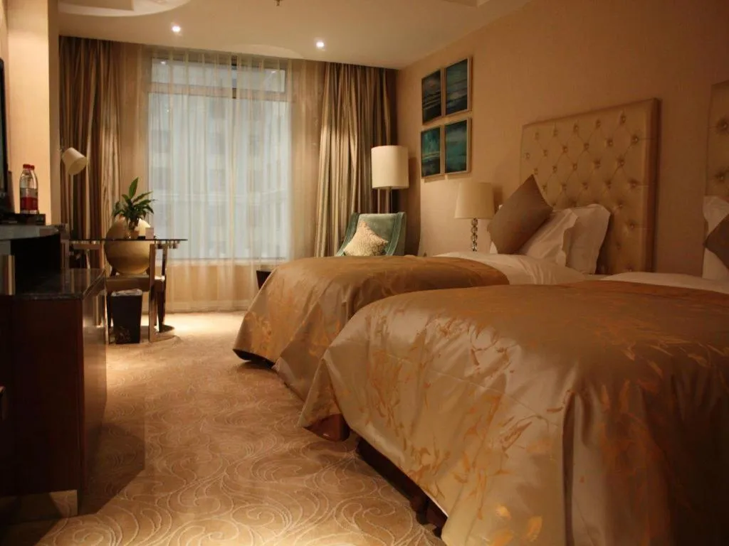 Bed in Dongfang Jianguo Hotel Wuhan