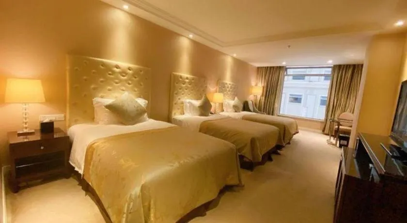 Bed in Dongfang Jianguo Hotel Wuhan