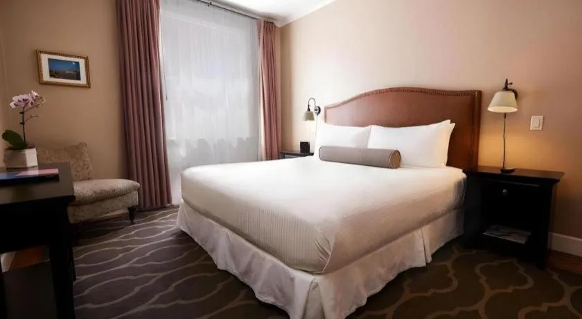 Bed in Hotel Normandie Los Angeles