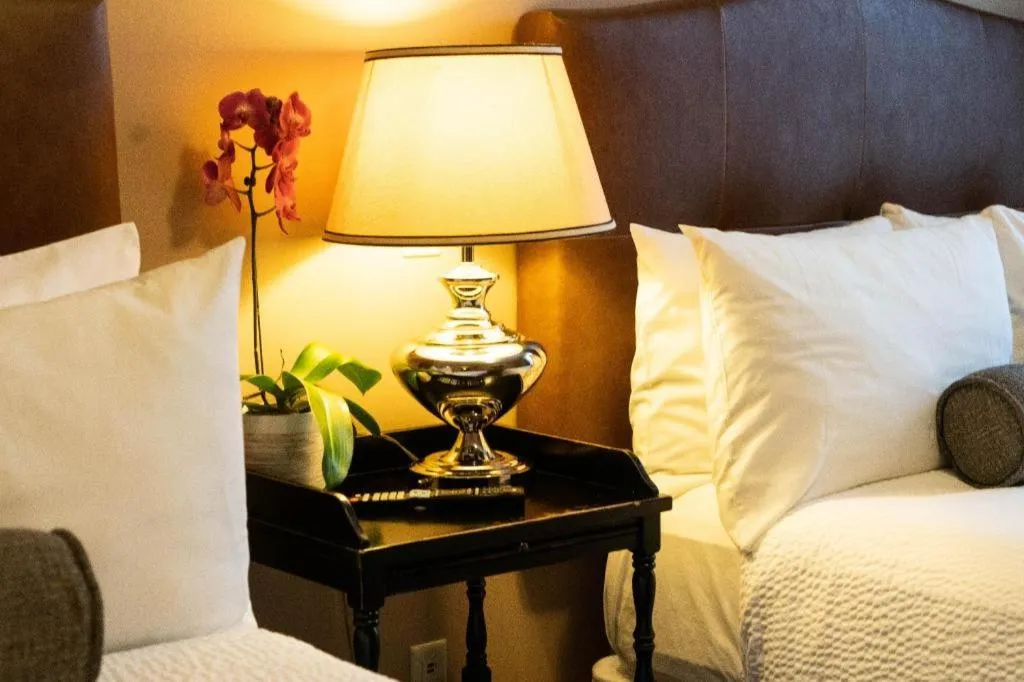 Bed in Hotel Normandie Los Angeles