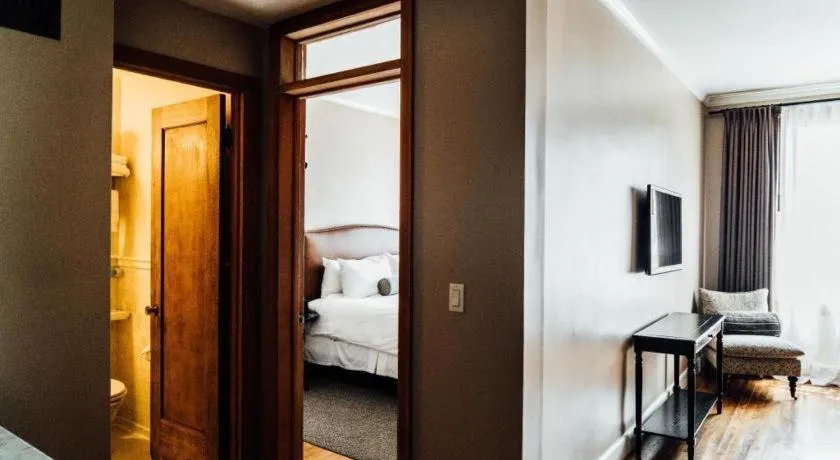 Bed in Hotel Normandie Los Angeles