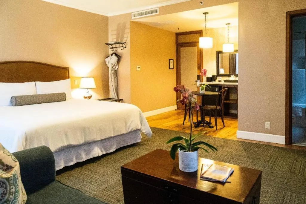 Bed in Hotel Normandie Los Angeles