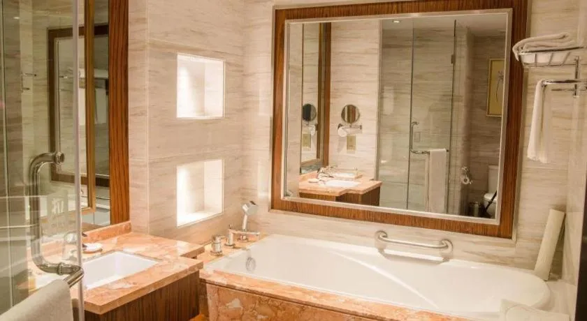 Ramada Plaza Huizhou East Hotel