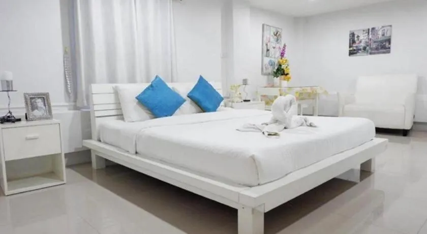 Bed in Chic Hotel Suratthani