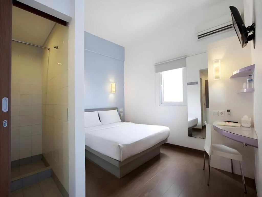 Bed in Amaris Hotel Panglima Polim 1