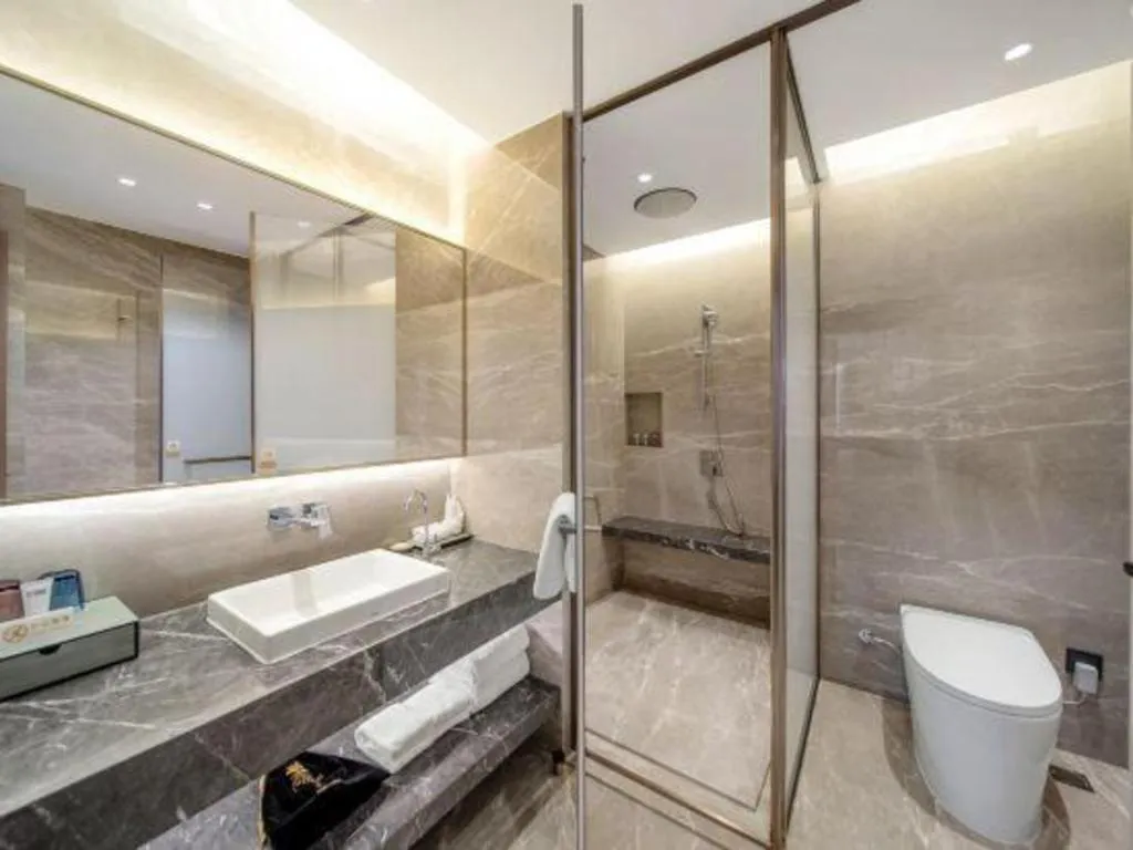 Northwest Petroleum Hotel