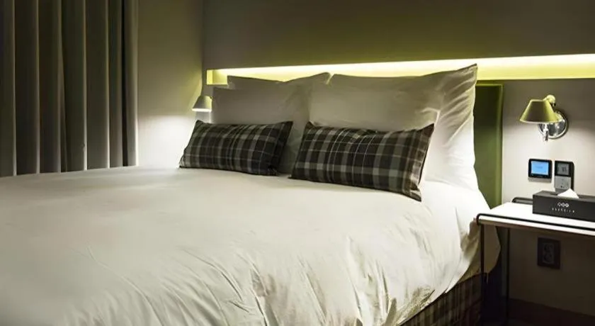 Bed in Everrich Hotel