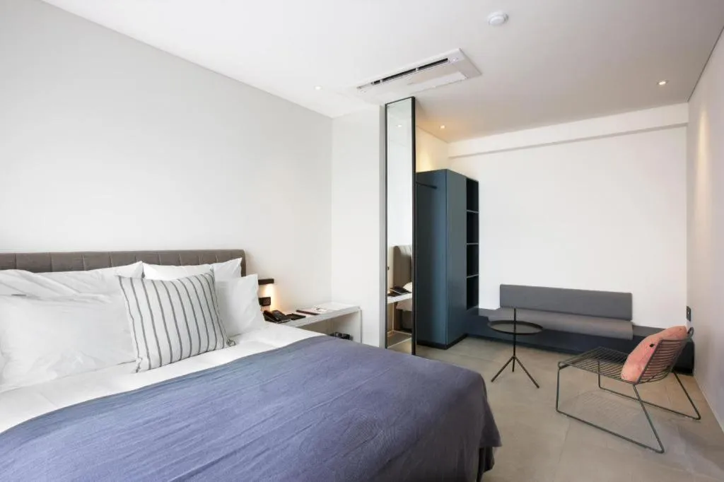 Bed in Everrich Hotel