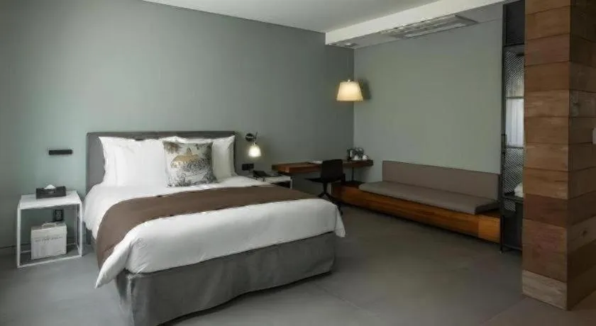 Bed in Everrich Hotel