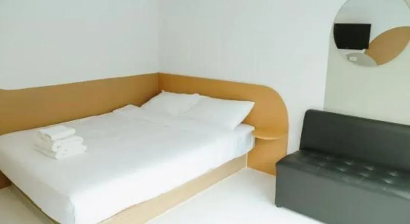 Bed in Pool Villa @Donmueang