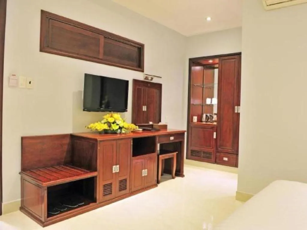 Bed in Phoenix Hotel Saigon