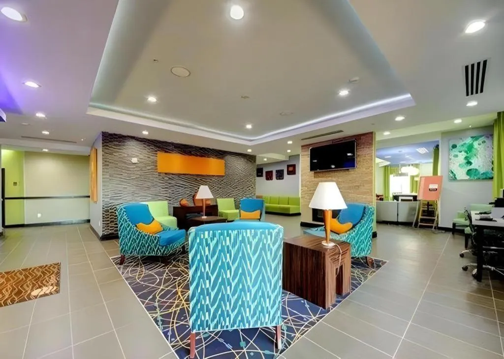 Comfort Inn & Suites Tulsa I-44 West - Rt 66