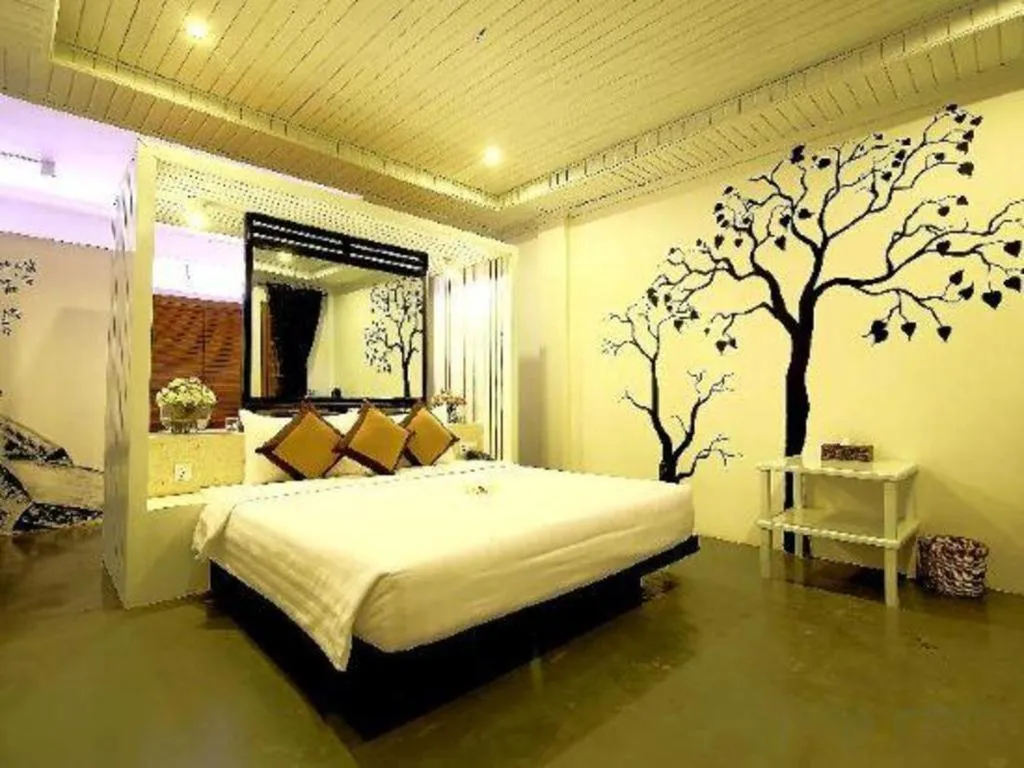 Bed in La Residence Blanc D' Angkor