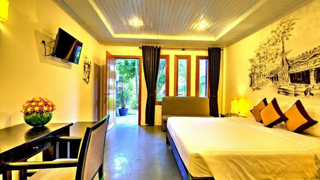 Bed in La Residence Blanc D' Angkor