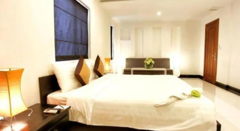 Bed in La Residence Blanc D' Angkor