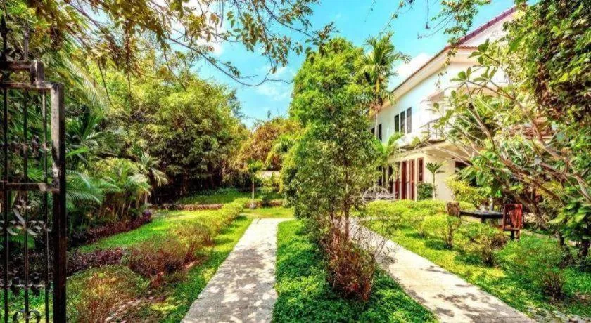 La Residence Blanc D' Angkor