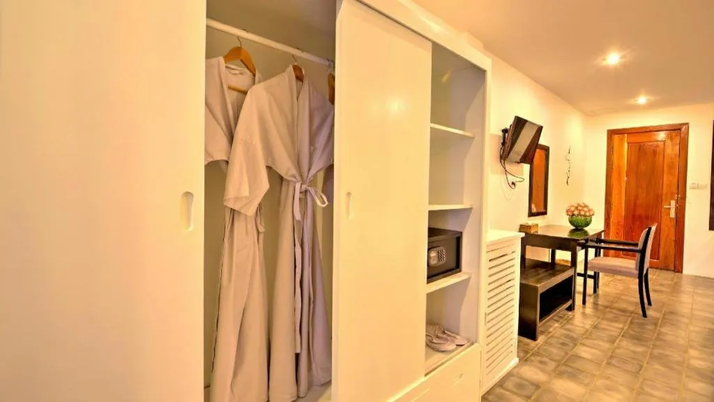 La Residence Blanc D' Angkor