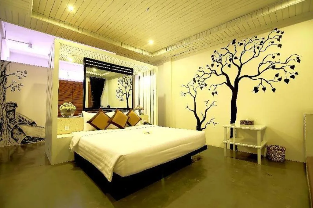 Bed in La Residence Blanc D' Angkor