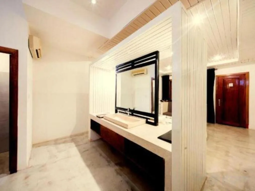 La Residence Blanc D' Angkor