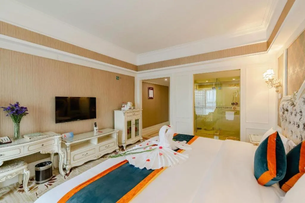 Bed in Chengdu French Theme Gold Palace