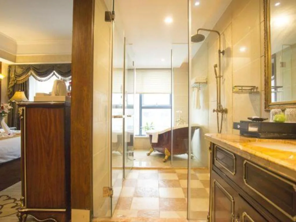 Chengdu French Theme Gold Palace