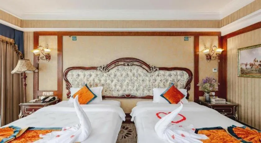 Bed in Chengdu French Theme Gold Palace