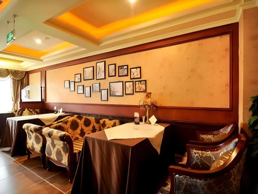 Chengdu French Theme Gold Palace