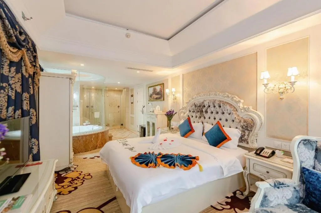 Bed in Chengdu French Theme Gold Palace